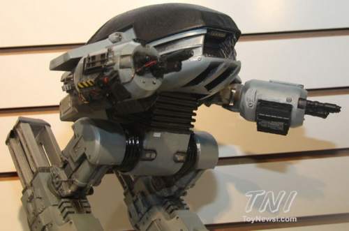 2013-toy-fair-neca-robocop-ed-209-002