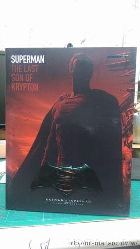iron-studios-dc-batman-vs-superman-superman-000