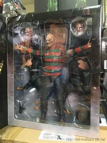 neca-nightmare-on-elm-street-02-ultimate-freddy-krueger-000