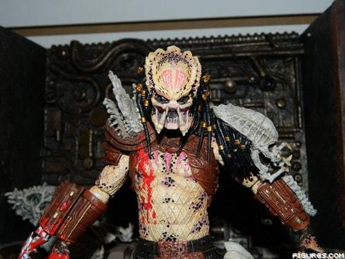 neca-predators-s12-005