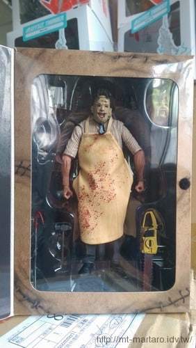 NECA-Texas-Chainsaw-Massacre-40th-Ultimate-Leatherface-000