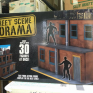 neca-street-scene-diorama-001