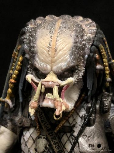 Neca-Predator-2-Ultimate-Elder-Predator-001