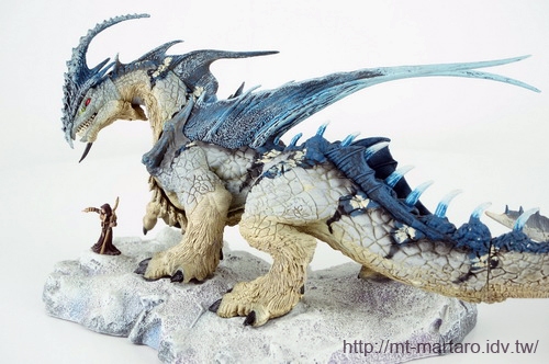 Mcfarlane-Dragon-06-Ice-Dragon-004