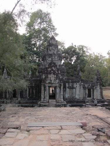 Travels-Angkor-Wat-059