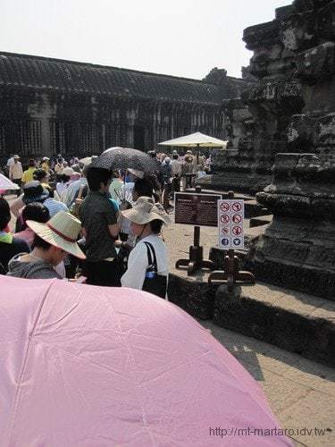 Travels-Angkor-Wat-087