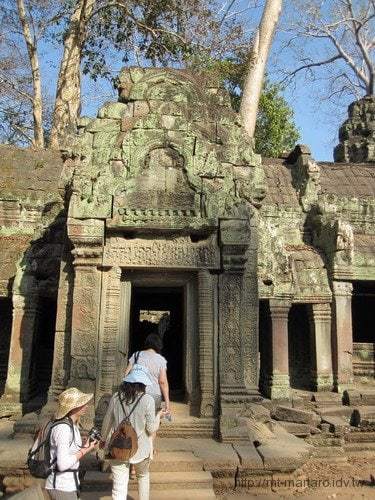 Travels-Angkor-Wat-102
