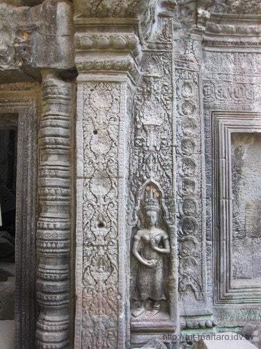 Travels-Angkor-Wat-107