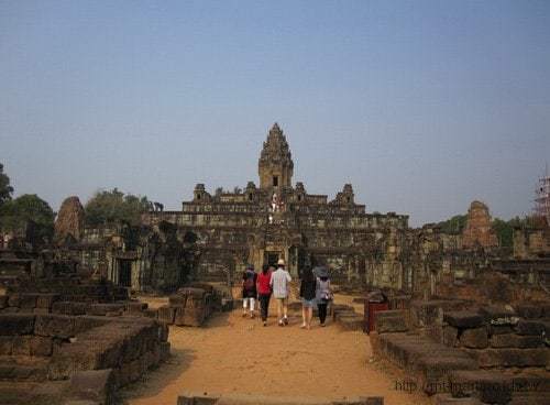 Travels-Angkor-Wat-137