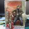 neca-resident-evil-4-leon-s-kennedy-000