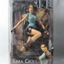 neca-tomb-raider-10th-anniversary-lara-croft-with-2-pistols-and-base-000